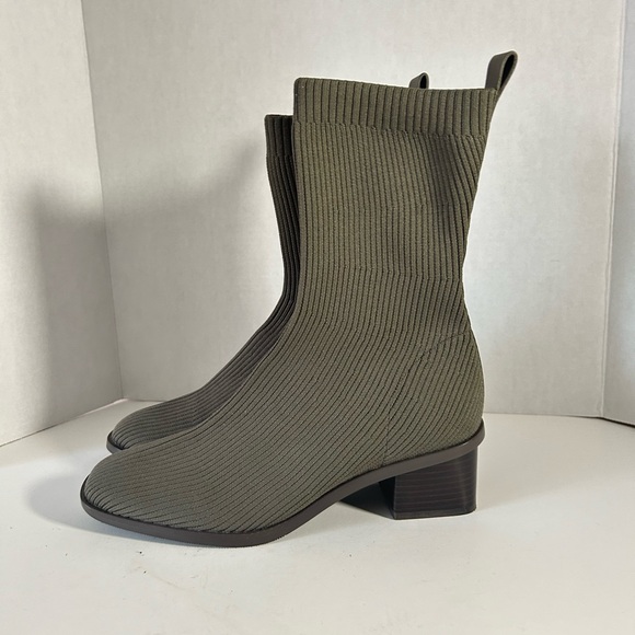 Everlane The High-Ankle Glove Boots in ReKnit Caper Green Size 9 - Picture 3 of 16